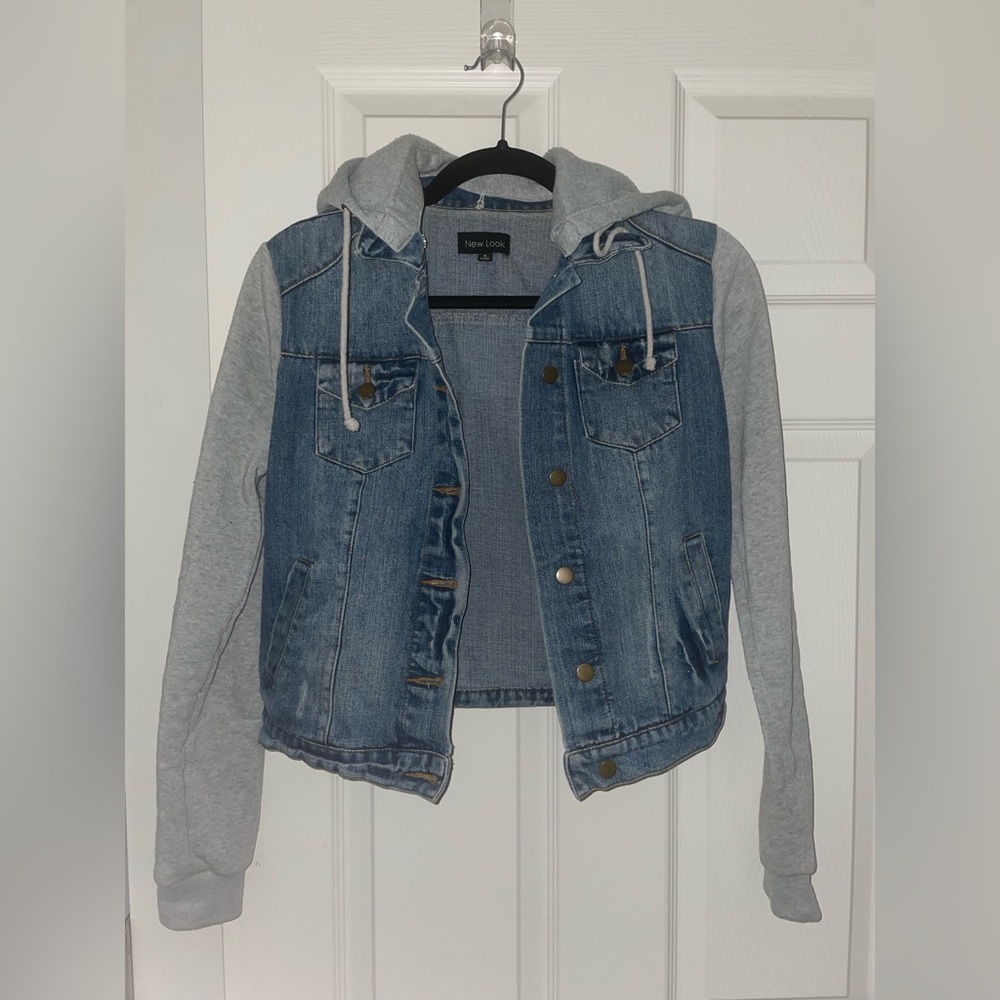 New Look Jean Jacket With Gray Hoodie Size Small